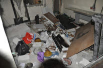 بالصور: الشرطة تعيث فساداً بمنزل السيد يوسف العبيد في حي المحطة بمدينة اللد